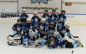 Gdyńskie Niedźwiadki mistrzami Pomorza w dziecięcym hokeju na lodzie