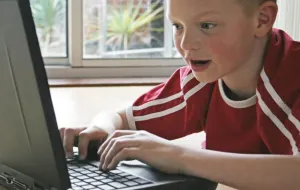 Co robią dzieci w Internecie?