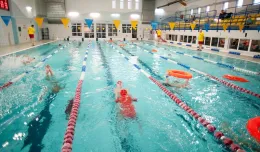 Szkoły z basenami w Trójmieście: gdzie są UKS-y i klasy pływackie?