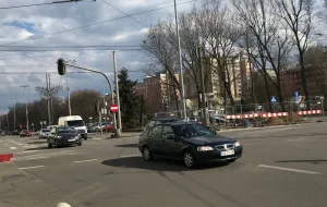 Kłopotliwy przejazd przez skrzyżowanie przy UM w Gdyni