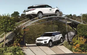 Przetestuj terenowe możliwości Land Roverów