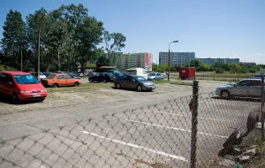 Szkoła w miejsce dawnego parkingu na Zaspie