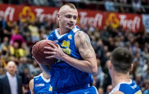 Koszykarze Asseco Gdynia ograli Miasto Szkła Krosno. Żółto-niebiescy wciąż w grze o ósemkę