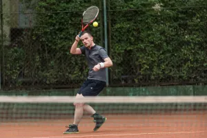 Tenis na otwartych kortach. Gdzie i za ile zagrasz w Trójmieście?