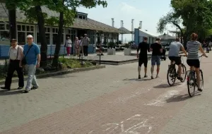 Gdynia: mało miejsca dla pieszych i rowerzystów nad morzem