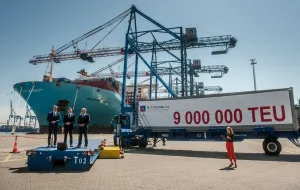 DCT. 9-milionowy kontener i T3 na zatoce
