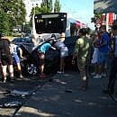 Tragiczny wypadek w Gdyni. Samochód wjechał w autobus