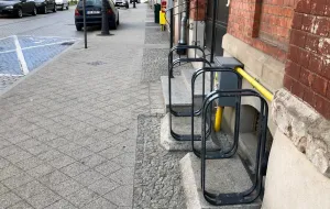 Usunęli stojaki rowerowe na ul. Łąkowej