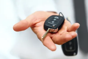 Odpowiedzialność za służbowy samochód. Jaką umowę podpisać z pracodawcą?