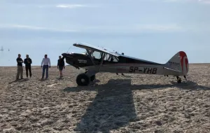 Na plaży w Gdyni wylądował samolot