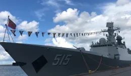 Zwiedź chiński okręt cumujący w Gdyni
