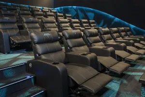 Kinowe fotele jak domowe kanapy. Gdzie w Trójmieście filmy ogląda się najwygodniej?
