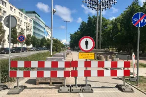 Gdynia: asfalt zamiast betonu na drodze rowerowej do bulwaru
