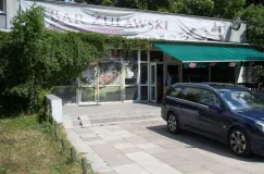 Zniknie biurowiec Hydrobudowy. Bar Żuławski się przenosi