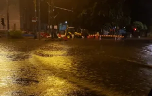 Nocna ulewa zalała ulice i tunele w Gdyni
