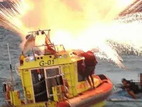 Odpalali fajerwerki z łodzi ratunkowej WOPR