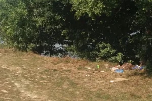 Plażowicze i wędkarze śmieciarze