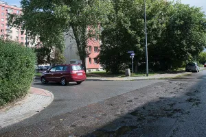 Chcieli lustro drogowe, będzie kontrola parkowania