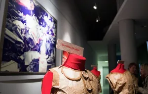 Historia mody w papierowej pigułce
