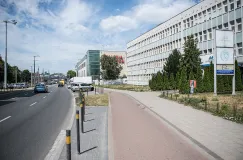 Znika biurowiec obok Galerii Bałtyckiej