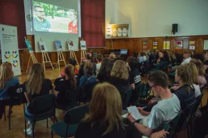 "Obcy stają się przyjaciółmi". Tak gdańscy licealiści widzą imigrantów