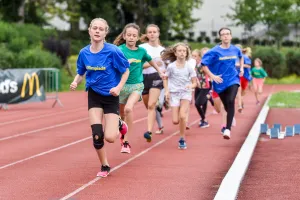 Rośnie popularność McOlimpiady w lekkoatletyce. Zwycięzcy: SP 81 i SP 47