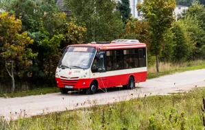 Trudniejszy dojazd autobusem do szkoły w Kokoszkach