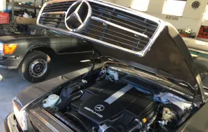 Klasyki Mercedesa z nowoczesnymi silnikami AMG i Brabusa