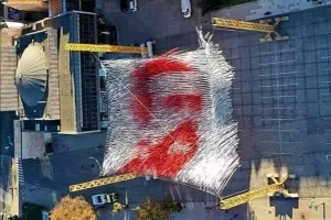 Wyjątkowa instalacja na Targu Węglowym