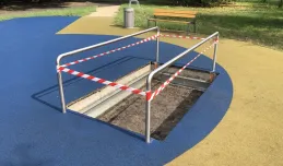 Czekają na trampolinę. 