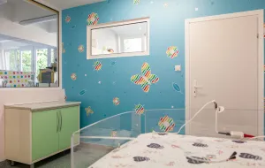 Centrum Riviera odnawia szpitalną salę dla noworodków
