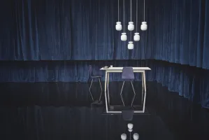Kobalt we wnętrzach. Sprawdzamy aktualne trendy