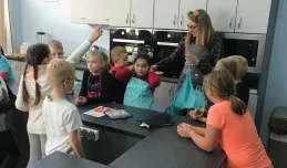 Szkolna Akademia Gotowania uczy małych mistrzów kuchni