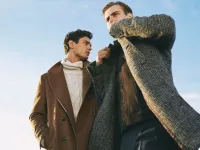 Modny mężczyzna jesienią i zimą: płaszcze i kurtki