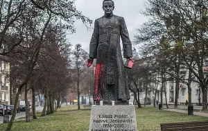 Adamowicz: Pomnik ks. Jankowskiego zostanie przeniesiony