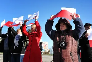 Symboliczne lampiony i 'Pull-up' na Zaspie