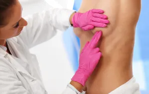 Prewencyjne usuwanie piersi refundowane? Dla kogo profilaktyczna mastektomia