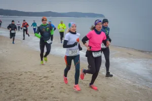 Ponad 400 biegaczy na plaży