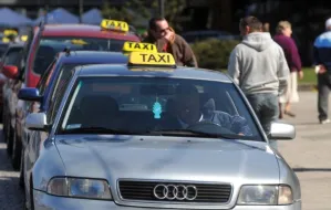 Taksówkarze walczą o klientów. Przemocą