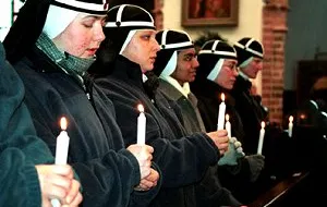 Mnisi, zakonnice i pustelnicy