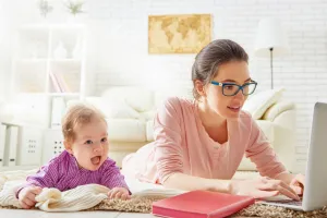Mama na etacie. Gdański Urząd Pracy pomoże matkom w powrocie do pracy