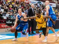 Trójmiejscy koszykarze zagrają na wyjazdach: Trefl Sopot w Dąbrowie, Arka Gdynia w Gliwicach