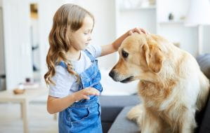 Zajęcia edukacyjne dla dzieci z udziałem psa