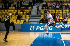 Arka Gdynia - Energa Wybrzeże Gdańsk 34:42 w derbach szczypiornistów