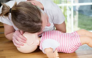 Jak udzielić dziecku pierwszej pomocy? Poradnik dla rodziców