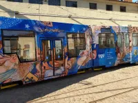 Niebiański fresk zdobi gdański tramwaj