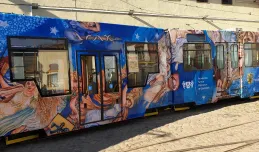 Niebiański fresk zdobi gdański tramwaj