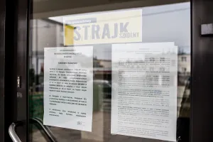 Strajk w oświacie zawieszony. "To nie koniec walki"