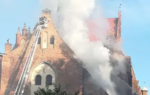 Pożar dachu kościoła Piotra i Pawła na Żabim Kruku. "Sytuacja opanowana"