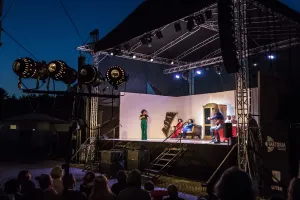 Teatr Wybrzeże gra na Scenie Letniej w Pruszczu Gdańskim